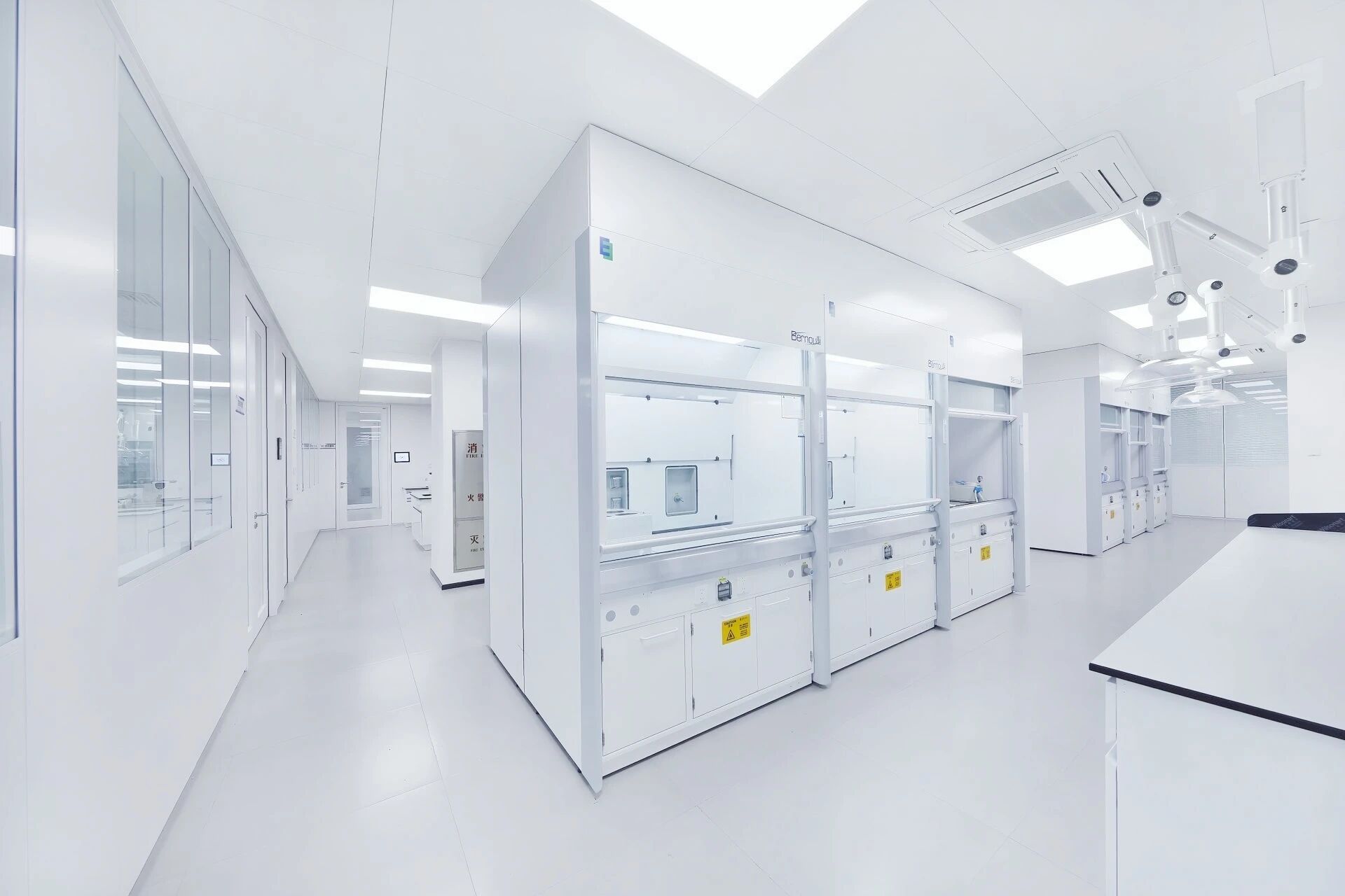 微生物化验室全景